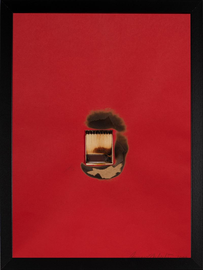 Bernard Aubertin : Dessin de feu papel rouge  (2009)  - Fiammiferi bruciati su carta rossa - Asta 7005 Auction - Modern and Contemporary Art - ArteIN - Investire con arte